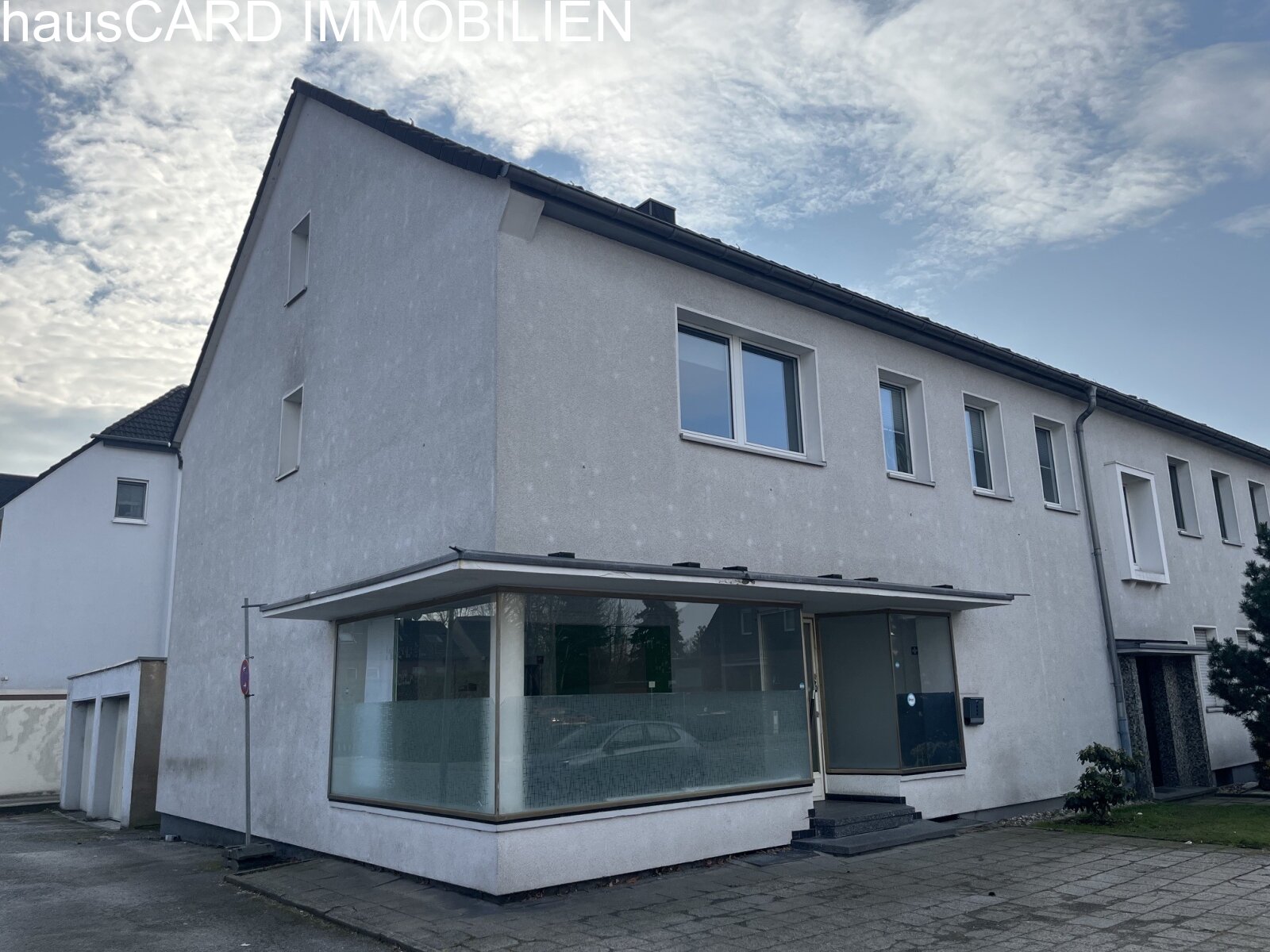 - VERMIETET - Ladenlokal mit großer Fensterfront - VERMIETET - Ladenlokal mit großer Fensterfront